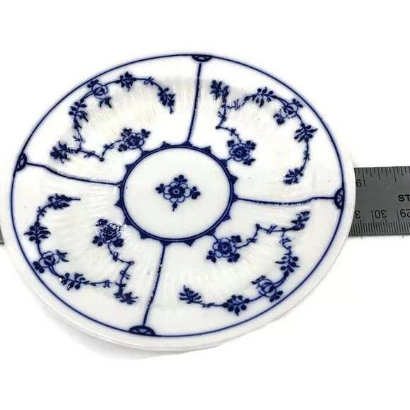 Set Of 2 Minton Saucer Made in England Bone China White Blue Floral Dainty - Picture 2 of 8